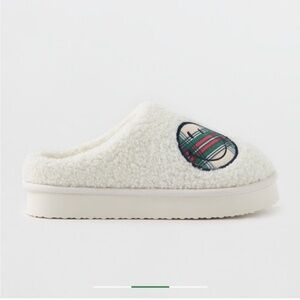 NWT Aerie Cloud Soft Slippers White & Plaid Smile Design. Size 8 Women's Unisex